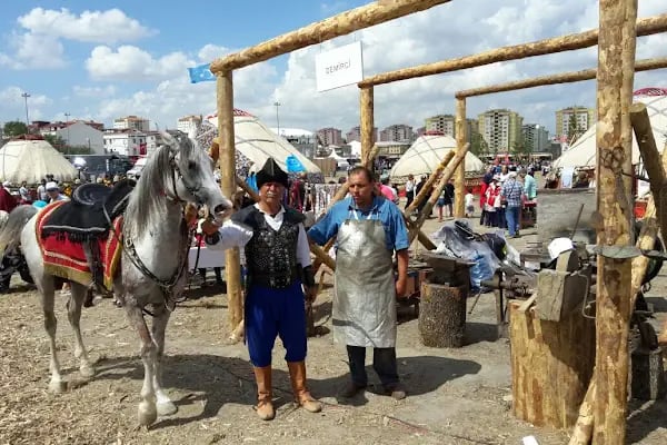 Karesi Obası Atlı Binicilik ve Savaş Sanatları Eğitim Merkezi - Resim 7