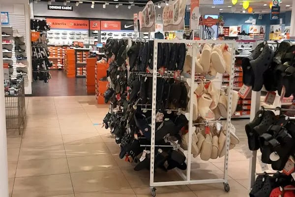 FLO Bayrampaşa Axis AVM Mağazası - Resim 20