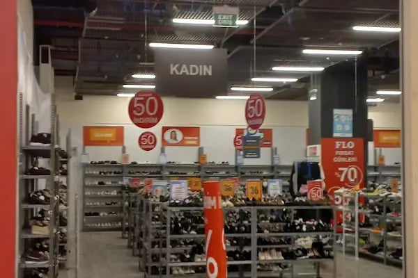 FLO Bayrampaşa Axis AVM Mağazası - Resim 6