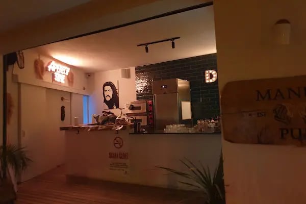 Queen Beach&amp;Pub - Resim 12