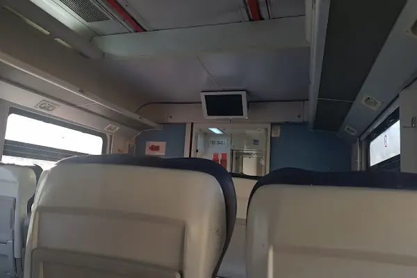 Gaziemir Tren İstasyonu - Resim 6