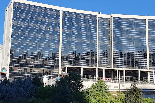Gaziosmanpaşa Eğitim Araştırma Fizik Tedavi Rehabilitasyon Hastanesi binası - Resim 11