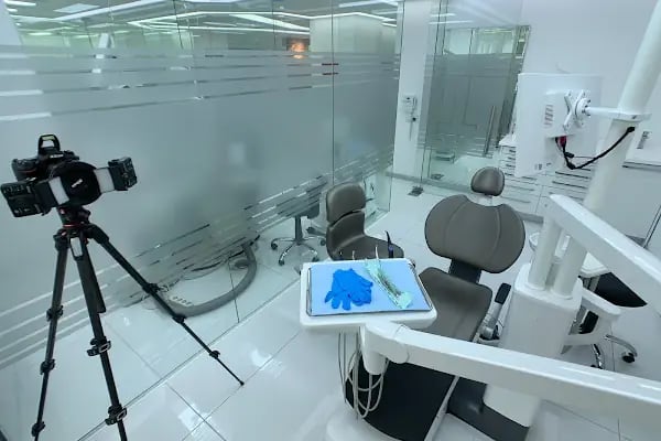 Adent Ağız Diş Sağlığı Kliniği İmplant Ve Estetik Dişhekimliği Merkezi - Resim 7