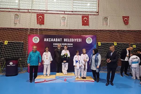 AURA XL FITNESS &amp; CROSSFIT &amp; TRABZON SPOR SALONU - Resim 11