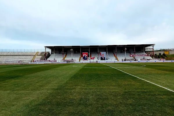 Bandırma 17 Eylül Stadyumu - Resim 2