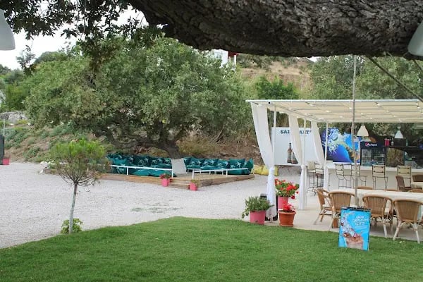 Ga'u Antique Gallery, Cafe-bistro, Bar - Resim 12