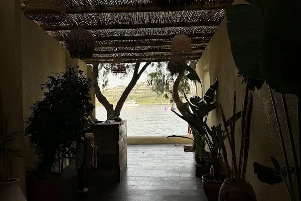 Ga'u Antique Gallery, Cafe-bistro, Bar - Resim 16