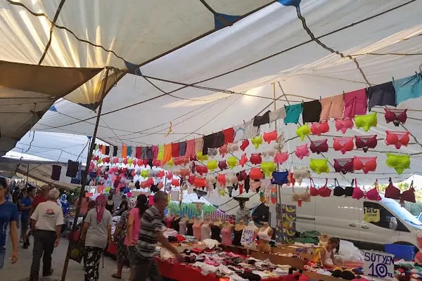 Alaçatı Pazar Yeri - Resim 12