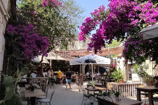 Alaçatı Pazar Yeri - Resim 11