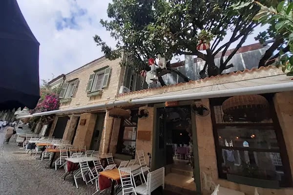 Alaçatı Pazar Yeri - Resim 2