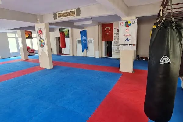 Murkendo Dövüş Sanatları ve Spor Akademisi - Resim 4