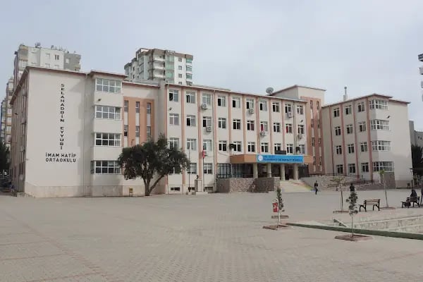 ÇUKUROVA SELAHADDİN EYYUBİ İMAM HATİP ORTAOKULU - Resim 3