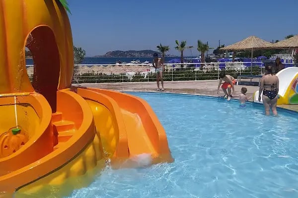 Nirvana Beach Club&amp;Cafe - Resim 2