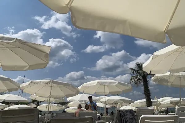 Nirvana Beach Club&amp;Cafe - Resim 18