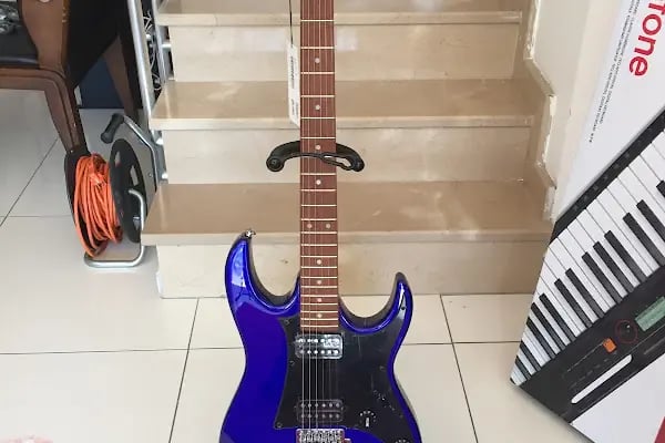 Music house Store Mahmutlar Bağlama Gitar Keman Piyano Şan dersi ve Konservatuvar hazırlık Eğitimi ve Enstrüman satışı - Resim 8