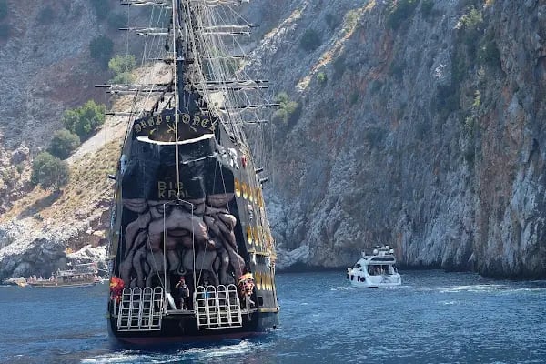 Alanya Yatçılar ve Gezi Tekneleri Deniz Yolcu Taşıma Kooperatifi - Resim 7