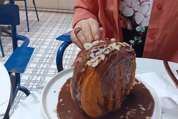 Ophelia Patisserie - Resim 4