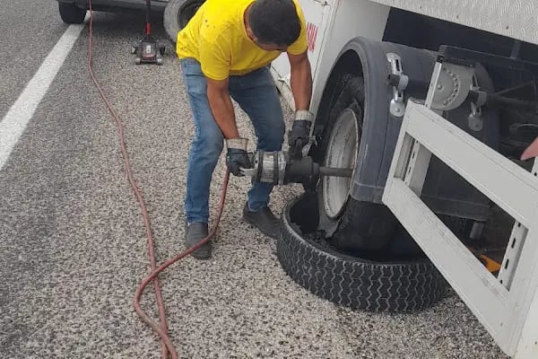 Konlastik Oto Mobil Lastik 7/24 Yol Yardım - Resim 17