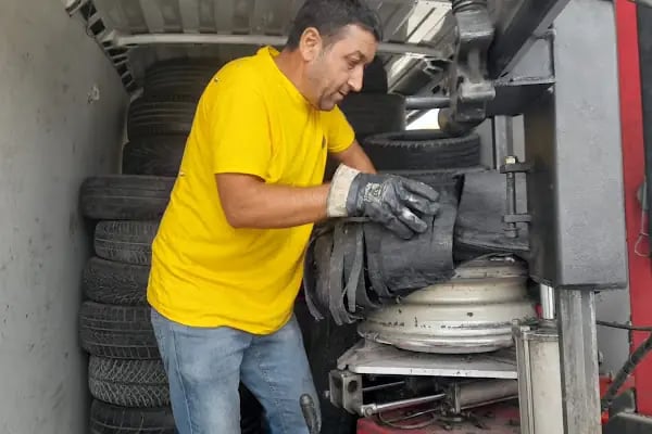 Konlastik Oto Mobil Lastik 7/24 Yol Yardım - Resim 3