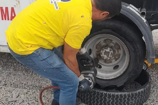 Konlastik Oto Mobil Lastik 7/24 Yol Yardım - Resim 16