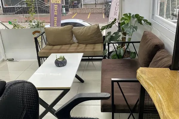 Saloon UĞUR ÇİÇEK - Resim 2