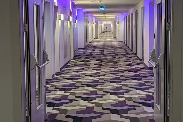 YOTEL Istanbul Airport - Resim 18