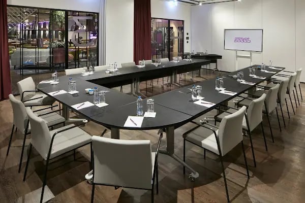 YOTEL Istanbul Airport - Resim 12