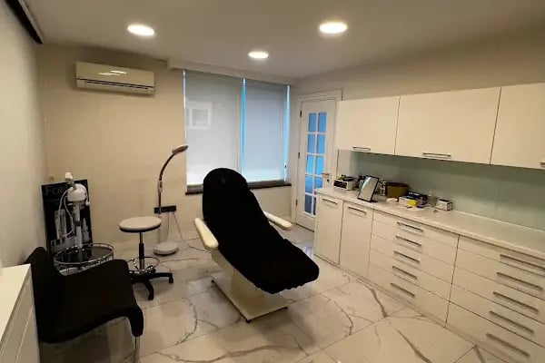 Op. Dr. Necdet Urhan Estetik Plastik Cerrahi Kliniği - Resim 2