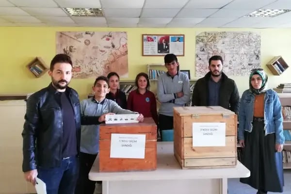 İMKB Akyaka Anadolu Lisesi - Resim 3