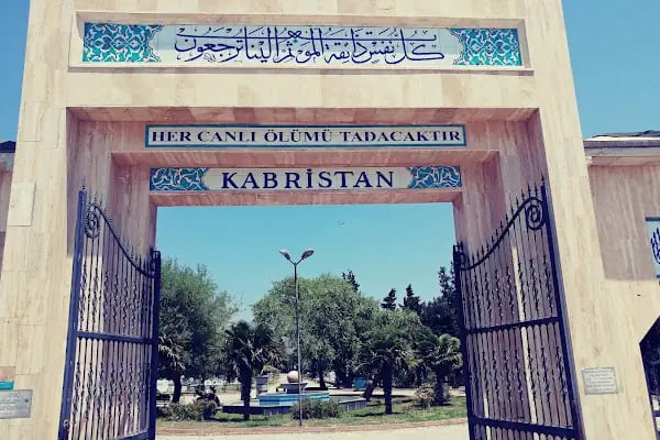 Bandırma Şehir Mezarlığı - Resim 9