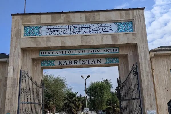Bandırma Şehir Mezarlığı - Resim 2