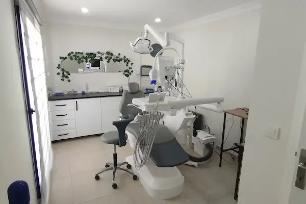 Diş Hekimi Tuğçe DEMİRCAN İŞGÜDER, DC DENTAL CLINIC BODRUM - Resim 4