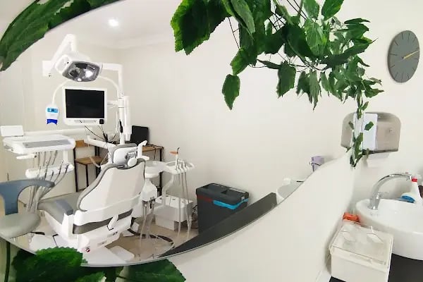 Diş Hekimi Tuğçe DEMİRCAN İŞGÜDER, DC DENTAL CLINIC BODRUM - Resim 2