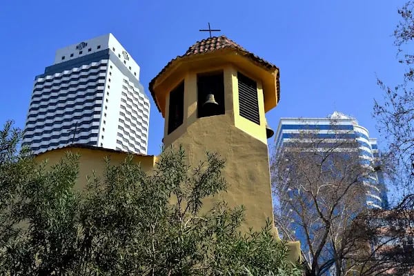 Aziz Polikarp Katolik Kilisesi + St. Polycarp Catholic Church - Resim 19