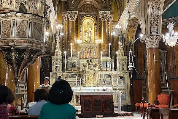 Aziz Polikarp Katolik Kilisesi + St. Polycarp Catholic Church - Resim 1
