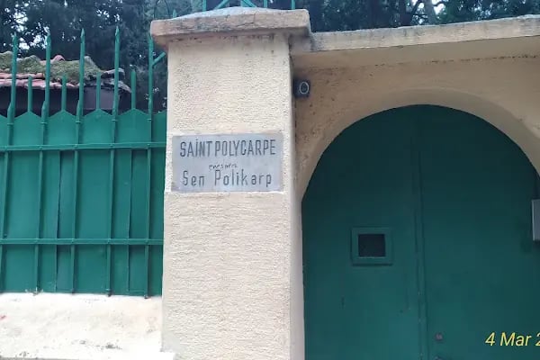 Aziz Polikarp Katolik Kilisesi + St. Polycarp Catholic Church - Resim 16