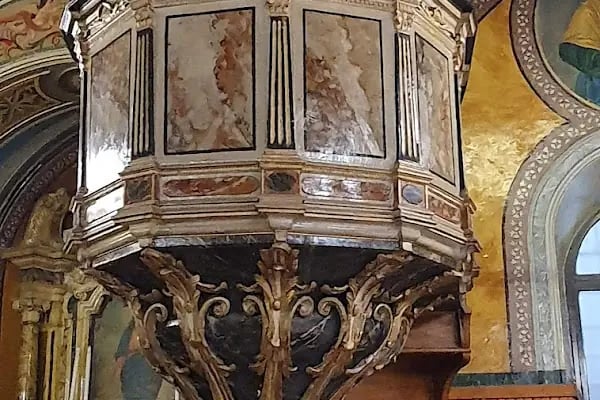 Aziz Polikarp Katolik Kilisesi + St. Polycarp Catholic Church - Resim 10