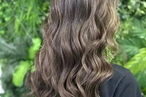 Kübra Kabil Saç Tasarım ve Güzellik Salonu - Resim 14