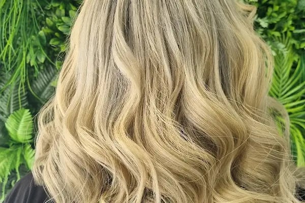 Kübra Kabil Saç Tasarım ve Güzellik Salonu - Resim 6