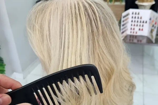 Kübra Kabil Saç Tasarım ve Güzellik Salonu - Resim 8