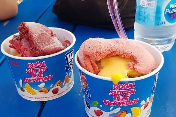 BİTEZ DONDURMA VE WAFFLE Turgutreis - Resim 3