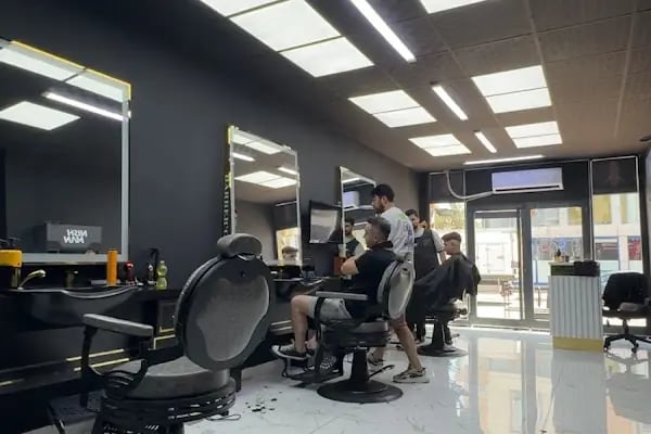 Barbero Anatomik Saç Kesimi - Resim 16
