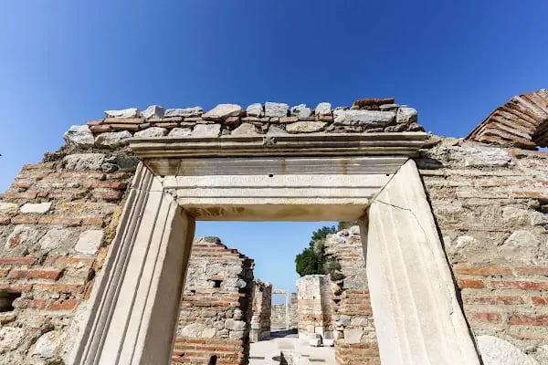 St. Jean Kilisesi - Resim 5