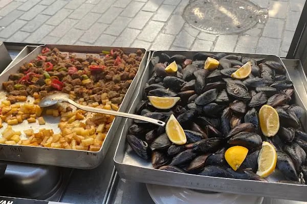 Mira’da Kokoreç Sokak Lezzetleri - Resim 9