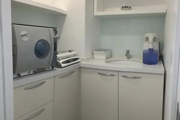 Doç Dr Murat Metin Ağız Diş Çene Cerrahisi Ve İmplant Kliniği - Resim 3