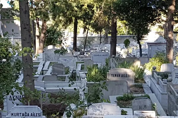 Firuzköy Mezarlığı - Resim 2