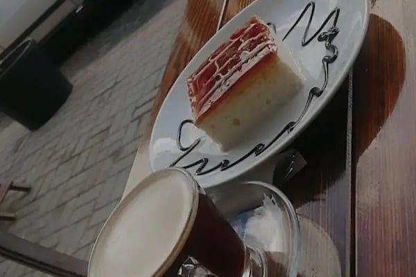Bi Mola Cafe Bistro - Resim 4