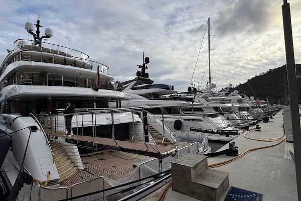 Port Azure Marina - Resim 18
