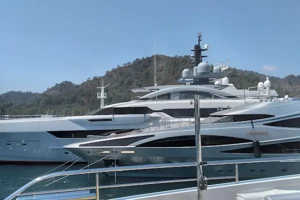 Port Azure Marina - Resim 13