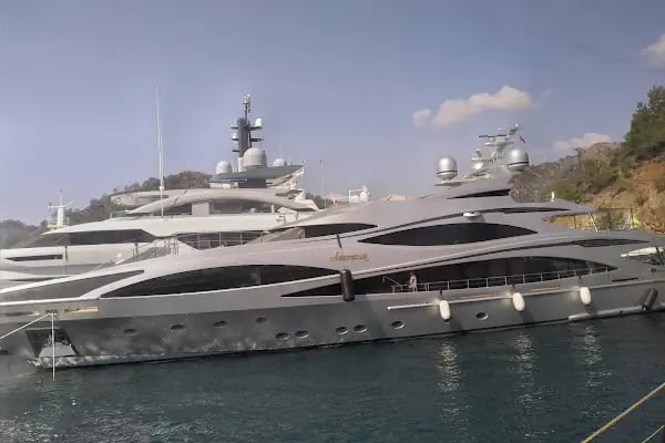 Port Azure Marina - Resim 12